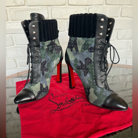 Christian Louboutin
Suede Camouflage Print Lace-Up Boots - Picture 9 of 11